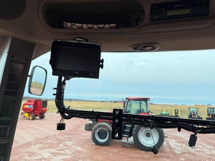 case-ih-mx240-image-63