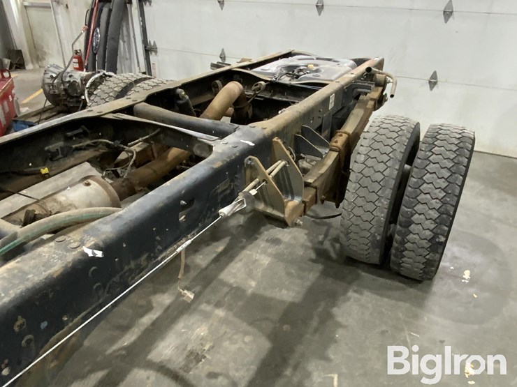 2013-massey-ferguson-730-image-16