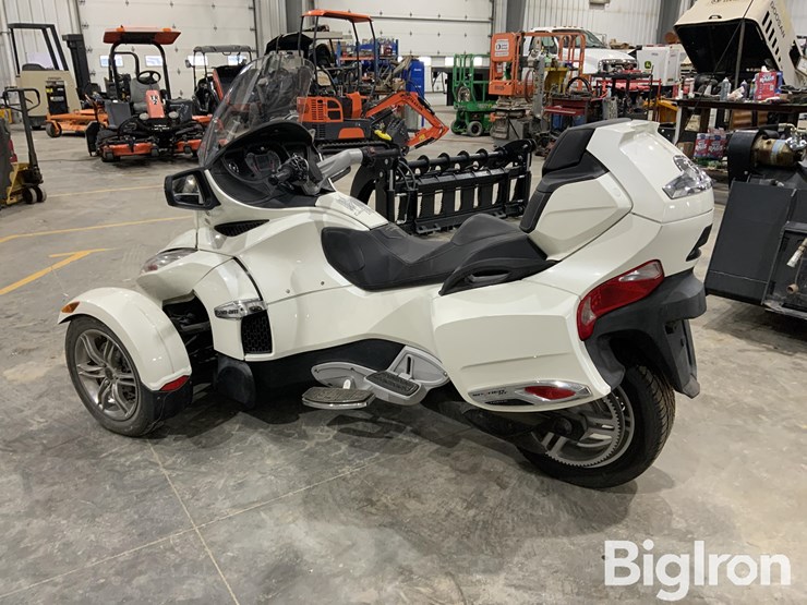 2011-massey-ferguson-730-image-7