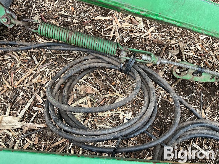 john-deere-8-image-12