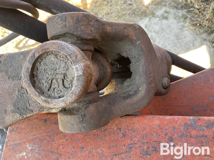 new-holland-852-image-10