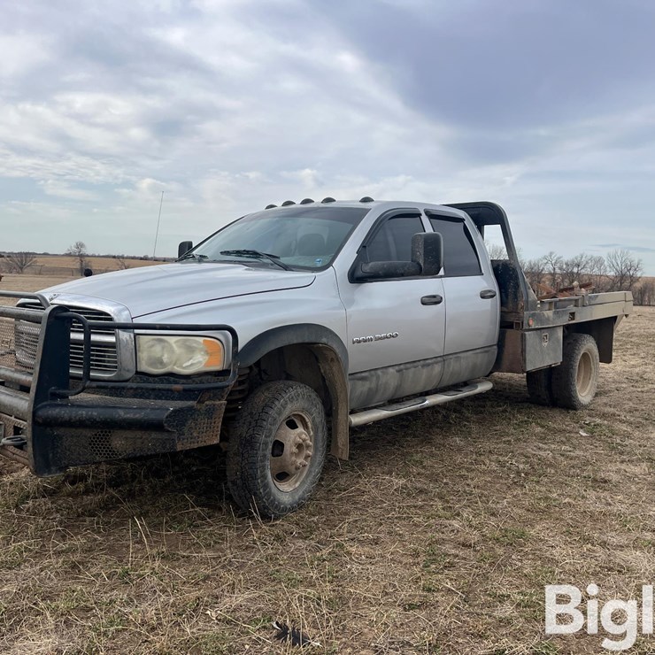 2004 DODGE 3500