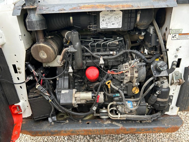 2019-bobcat-t595-image-15