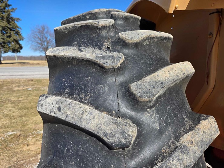 case-730-comfort-king-tractor-image-45