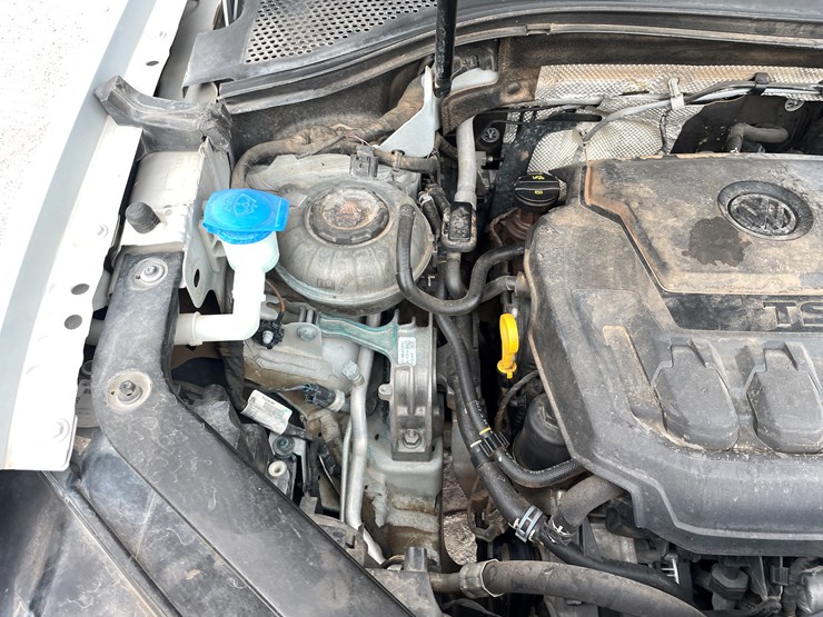 2019-volkswagen-tiguan-se-image-76