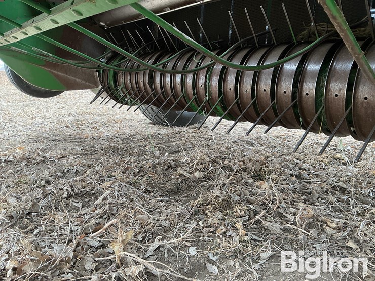 2010-john-deere-567-image-17