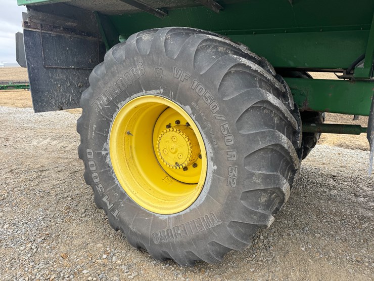 2019-john-deere-f4365-image-14