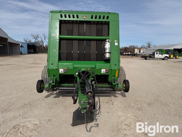 2023-john-deere-560m-image-2