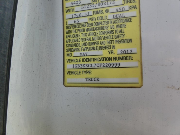 2012-chevrolet-3500-image-15