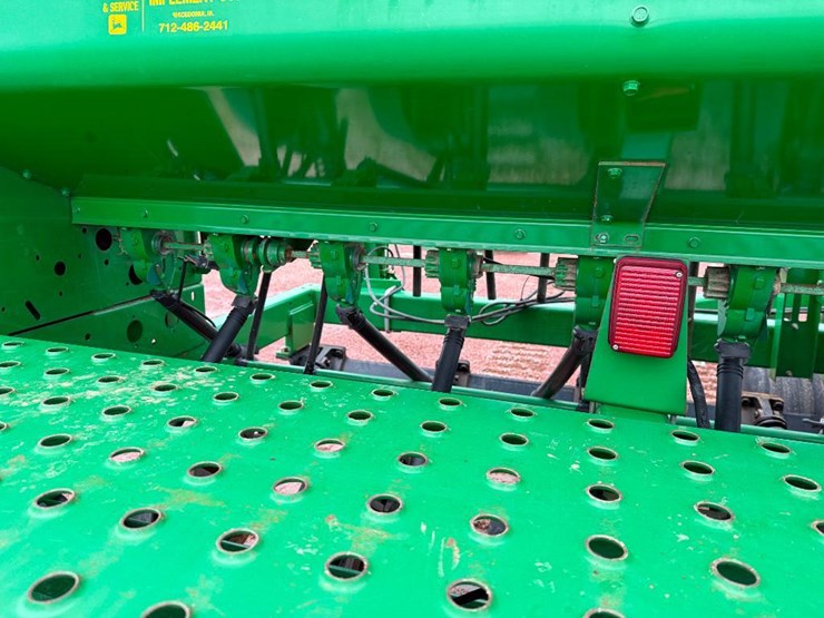 john-deere-1560-image-34