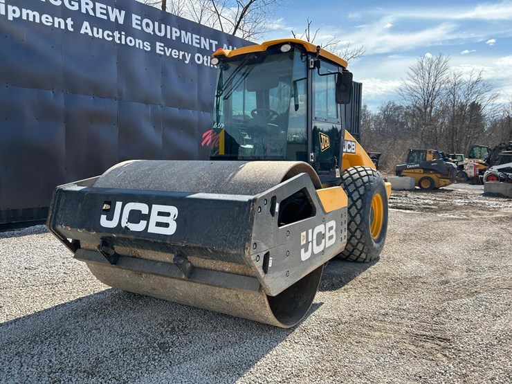 jcb-vm117-asphalt-roller-image-8