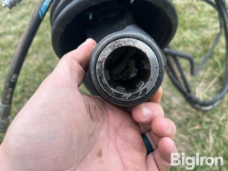 2022-john-deere-c300-image-17