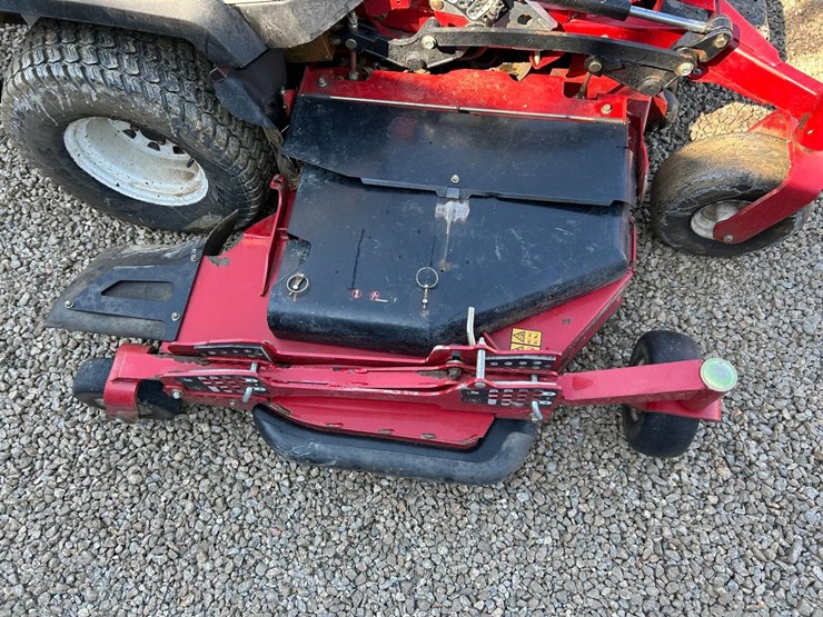 exmark-lazer-z-rear-discharge-deck-zero-turn-mower-image-9