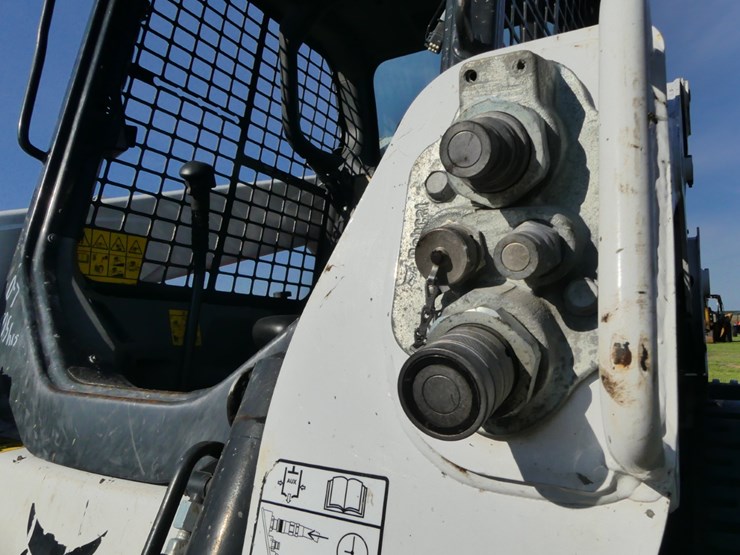 2024-bobcat-t650-image-11
