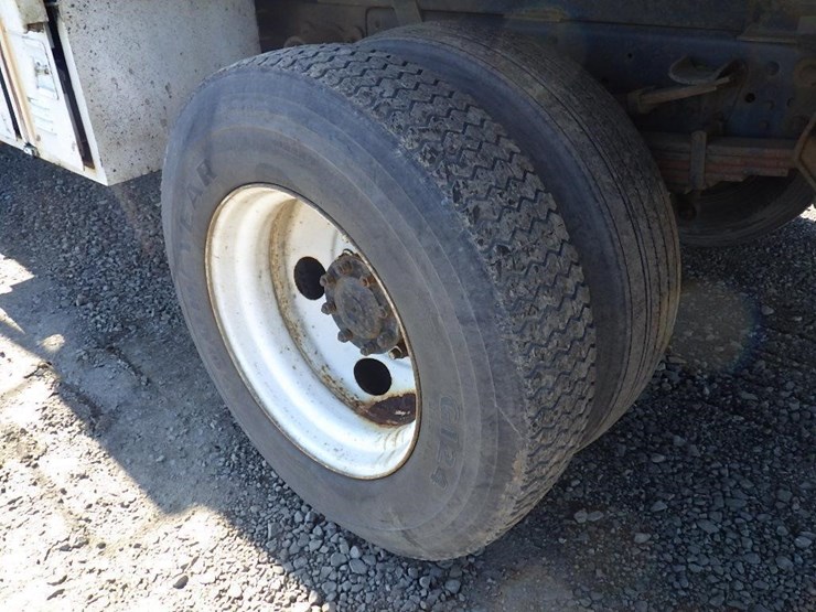 2002-ford-f750-image-22