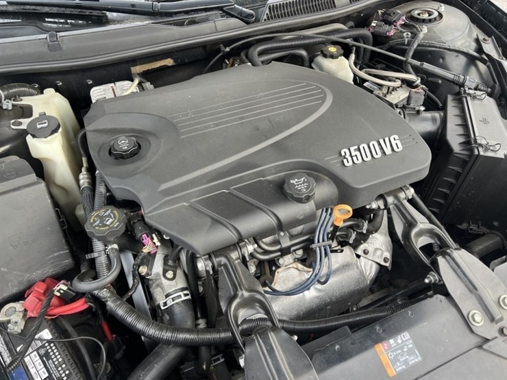 2011-chevrolet-impala-sedan-image-12