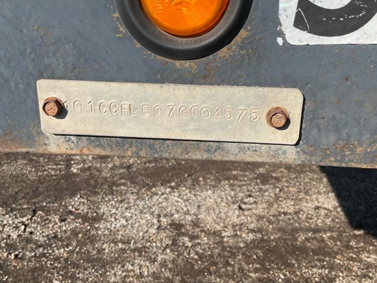 2007-unknown-trailer-image-7