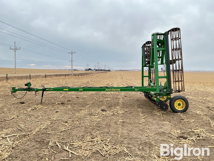 john-deere-200-image-8