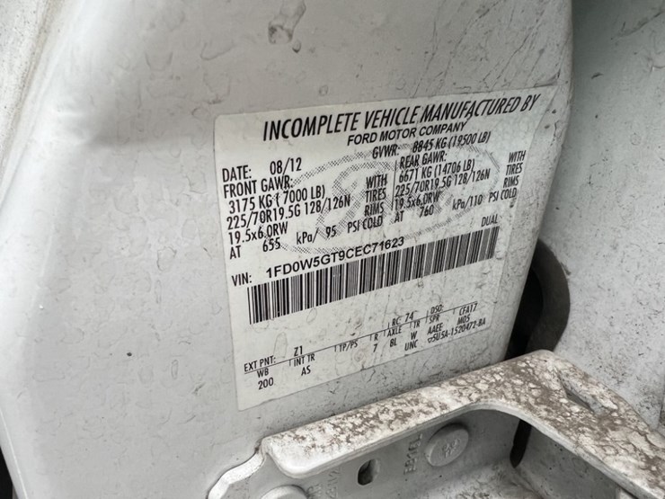 2012-ford-f550-image-10