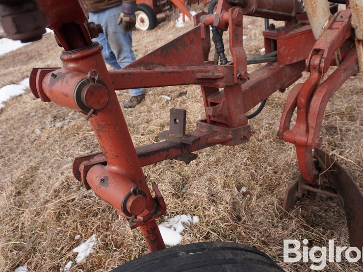 international-710-image-14