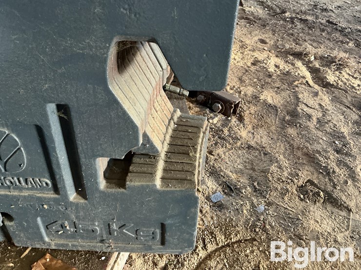 new-holland-10-image-10