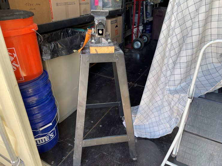#1489-•-craftsman-vise-(offsite-in-el-paso)-image-5