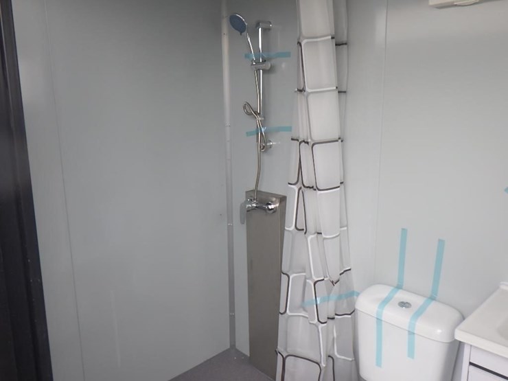 portable-toilet-w/-shower-image-10