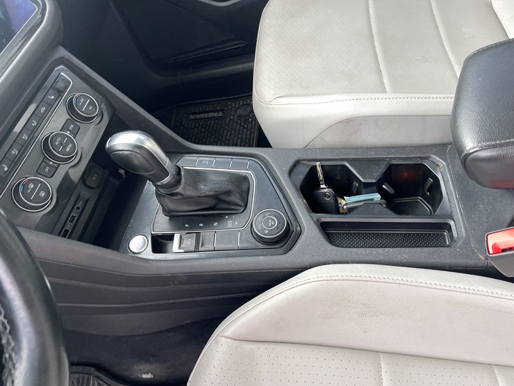 2019-volkswagen-tiguan-se-image-60