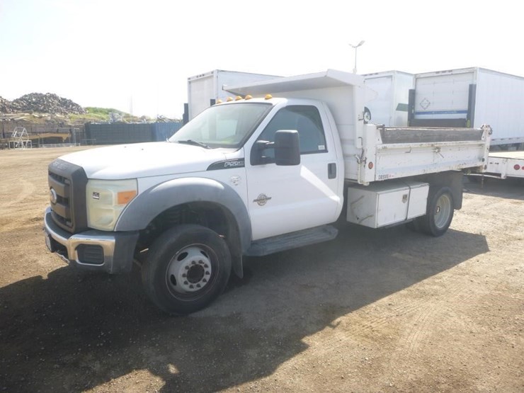 2011-ford-f550-image-1