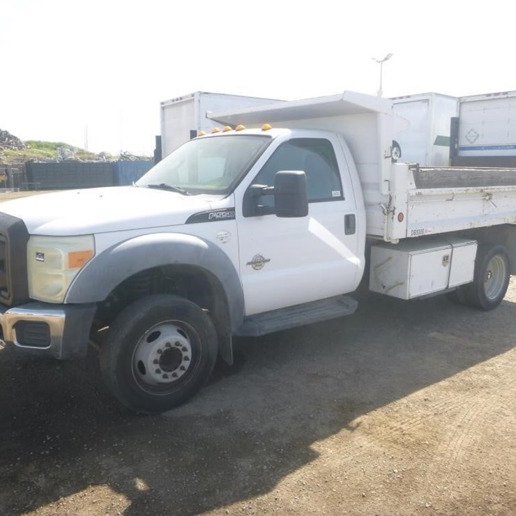 2011 FORD F550