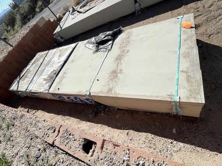 #4347-•-(appx.-160-pieces)-allura-12"-primed-fiber-cement-lap-siding-image-3