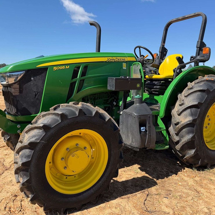 JOHN DEERE 5095M