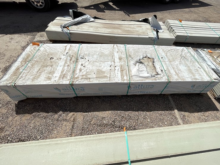 #4336-•-(appx.-308-pieces)-allura-6-¼"-primed-fiber-cement-smooth-lap-siding-image-3