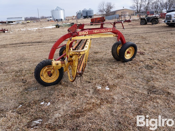 new-holland-260-image-4