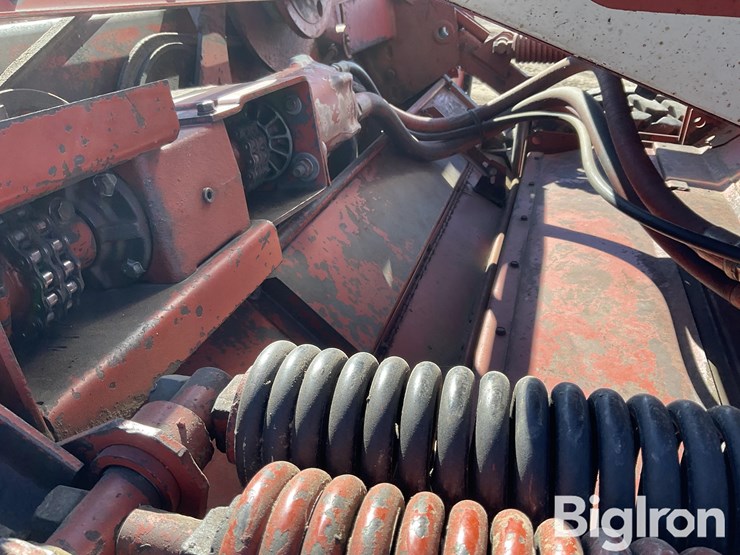 hesston-6550-image-19