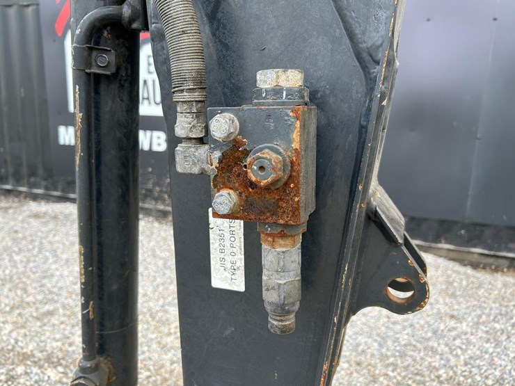 2022-deere-30g-image-9