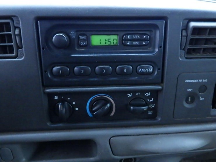 2004-ford-f450-image-27