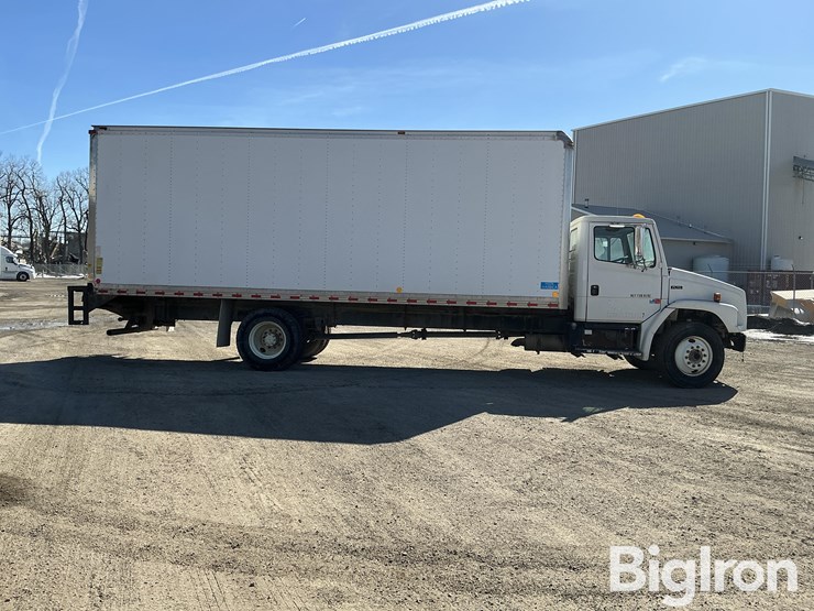 2002-freightliner-fl70-image-4