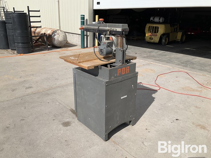black-&-decker-radial-arm-saw-image-3