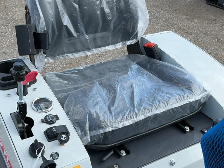 #1214-•-unused-2025-bttl12-excavator-image-16