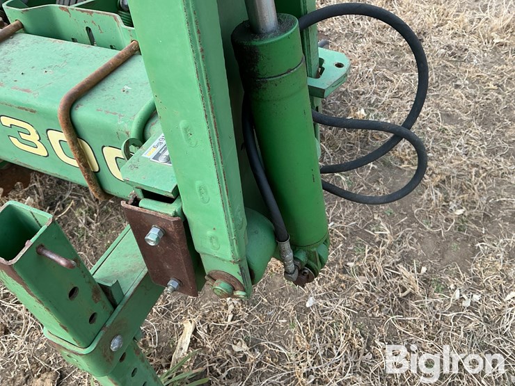 john-deere-7300-image-10