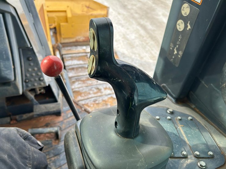 2018-deere-650k-image-23