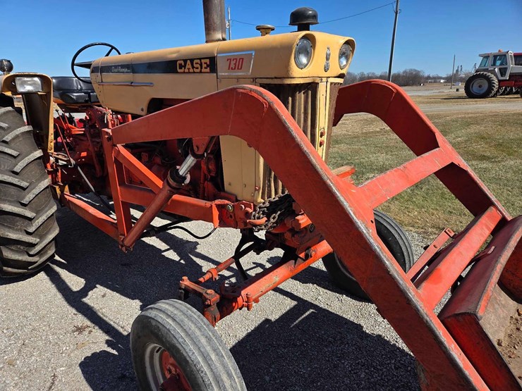 case-730-tractor-image-16