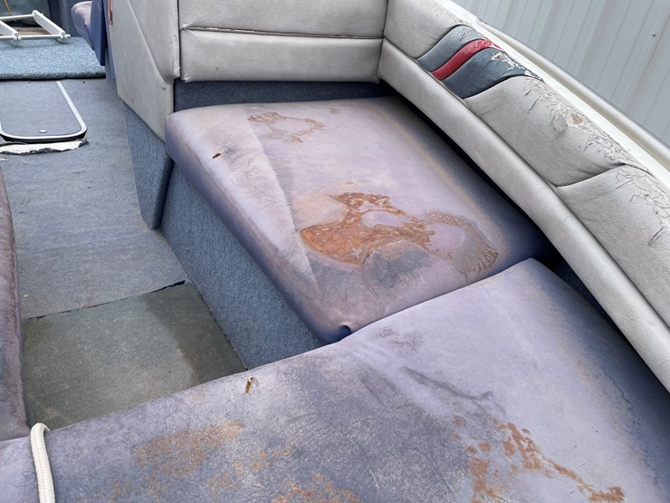 #4331-•-bayliner-boat-and-trailer-(titles-in-delay)-image-37