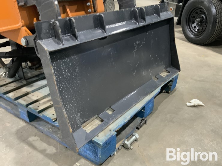 2025-massey-ferguson-730-image-9