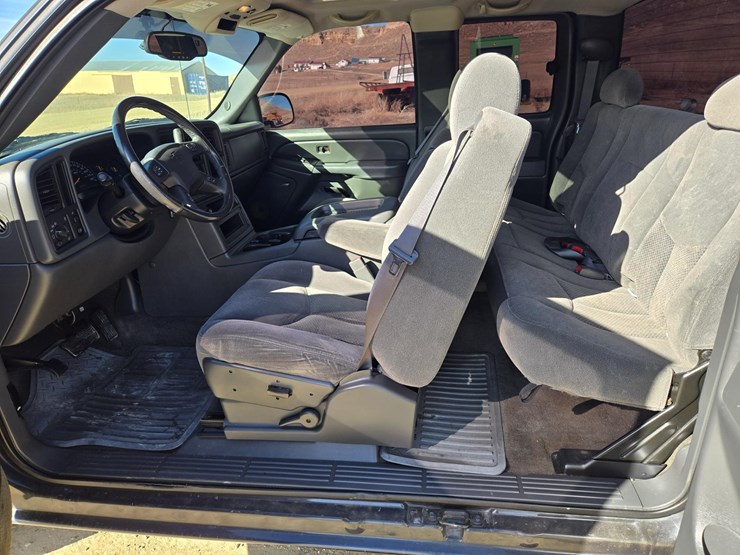 2005-chevrolet-silverado-1500-image-10