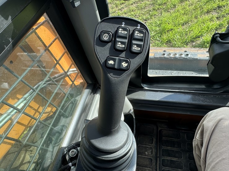 2020-case-tv370b-image-10