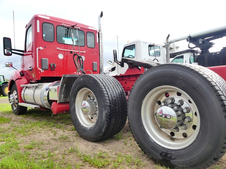 2018-kenworth-t680-image-7