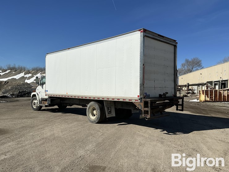 2002-freightliner-fl70-image-7