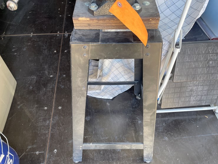 #1489-•-craftsman-vise-(offsite-in-el-paso)-image-7